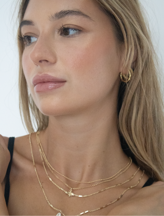 minimalist necklace stack with gold sea shell necklace, gold bee necklace, gold choker necklace, dainty necklace gold. Frankly my dear gold necklace