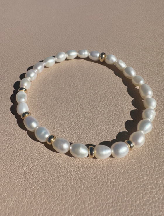 handmade beaded bracelet with gold beads and pearls