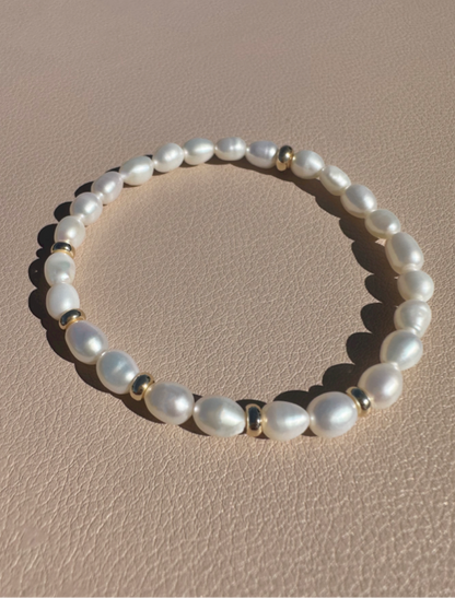 handmade beaded bracelet with gold beads and pearls